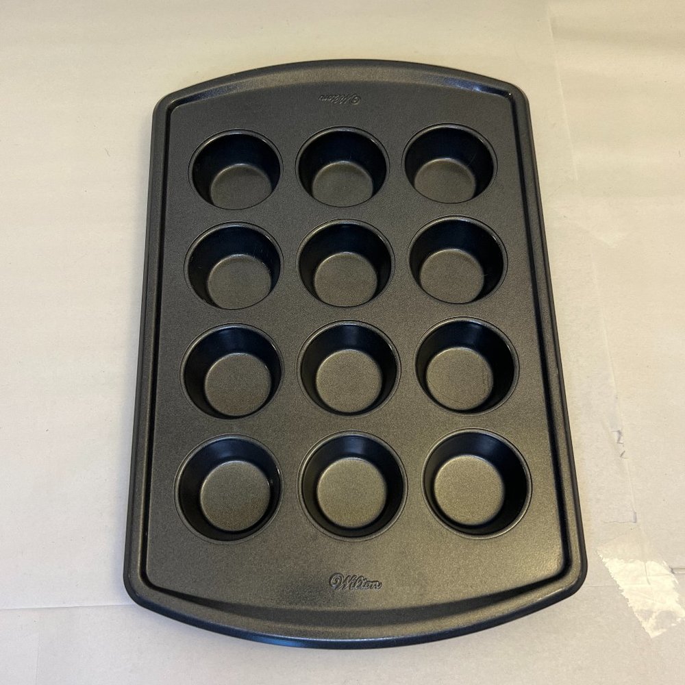 Wilton 12-cavity Muffin and Cupcake Pan